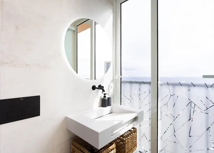 Sunnyland Ocean View Tenerife Apartment *